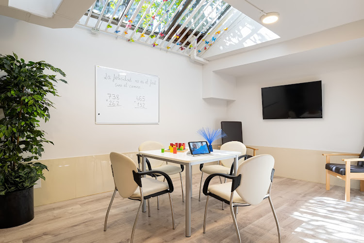 Sanitas Centro De Día Clara Del Rey