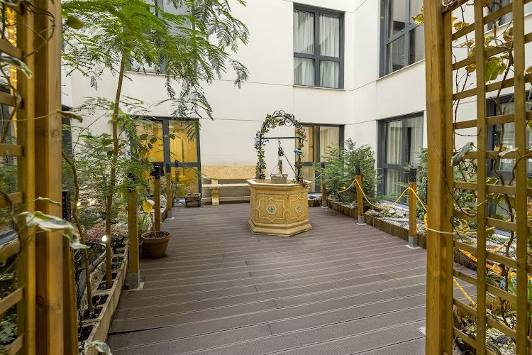 Sanitas Residencia De Mayores Jardines De Sabatini